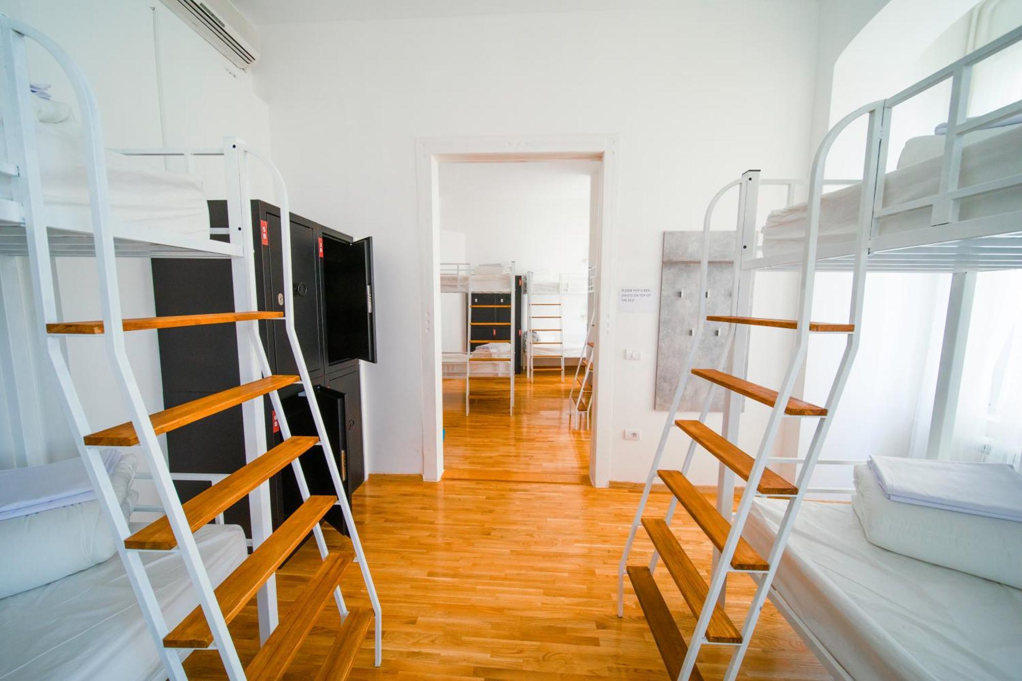 New Generation Hostel Como Lake Εξωτερικό φωτογραφία