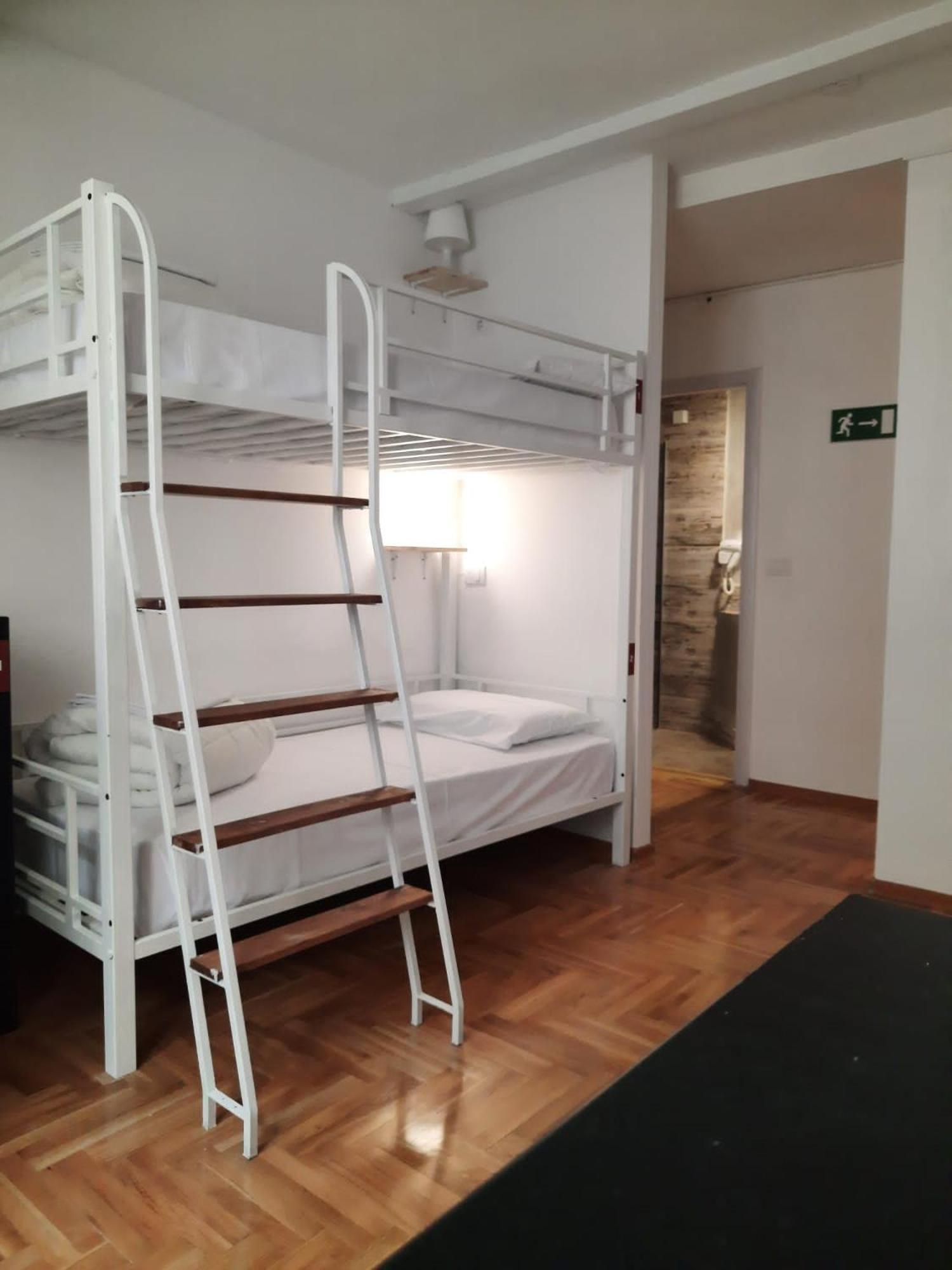 New Generation Hostel Como Lake Εξωτερικό φωτογραφία